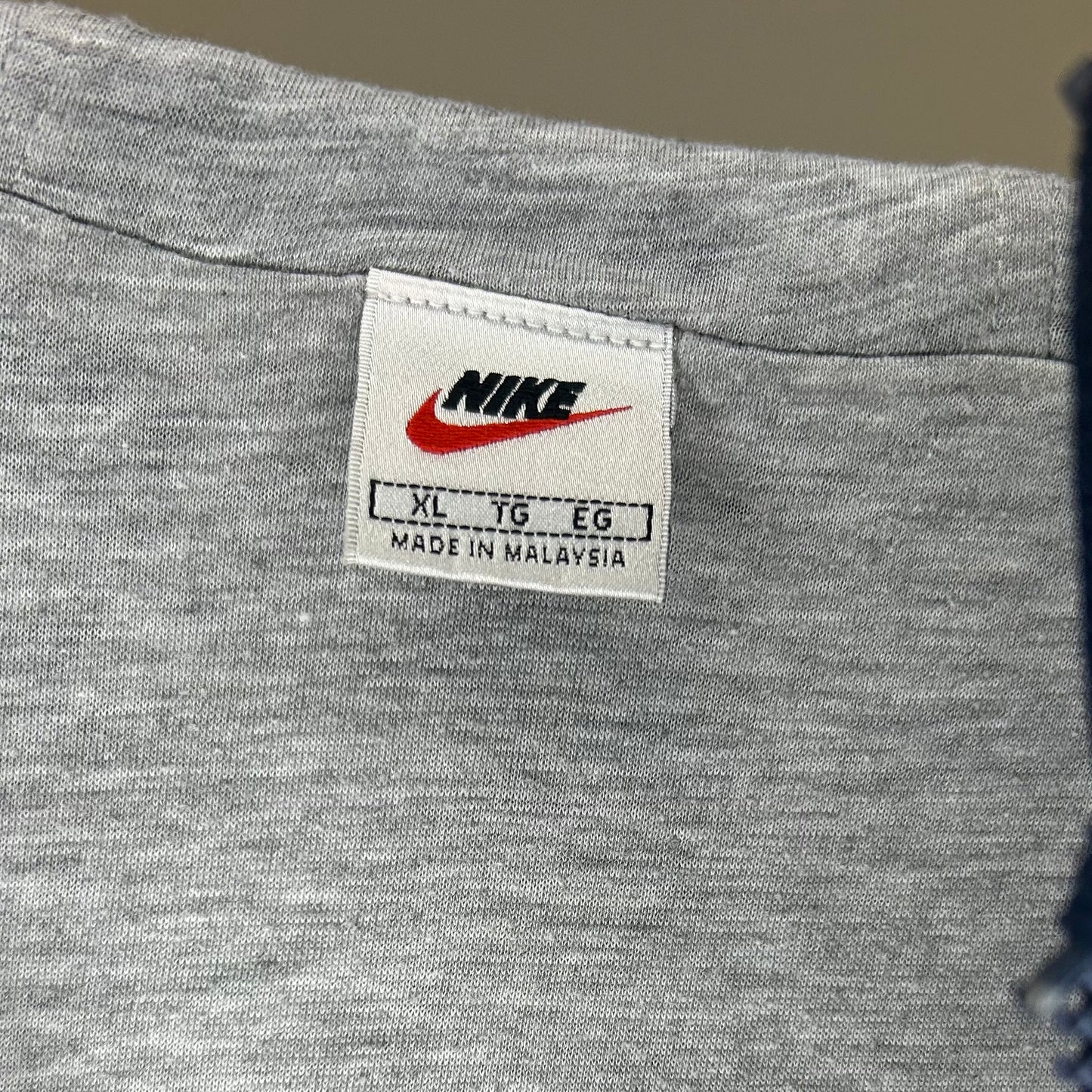 NAVY BLUE NIKE WINDBREAKER BACK LOGO JACKET