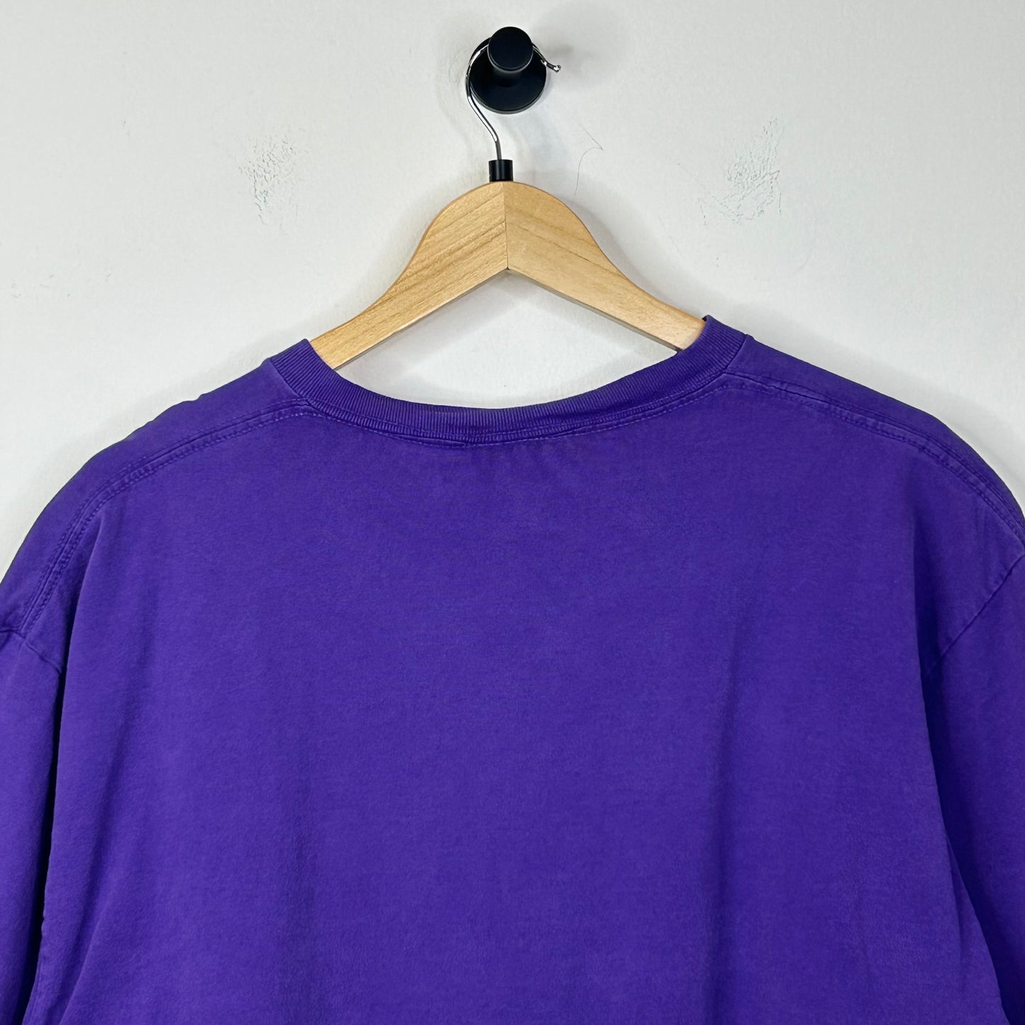 PURPLE NIKE SWOOSH CHEST LOGO TEE
