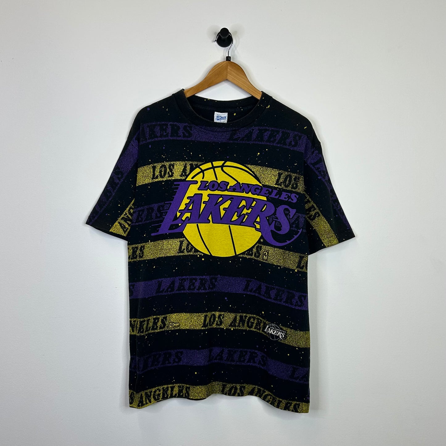 LOS ANGELES LAKERS STRIPED LOGO TEE