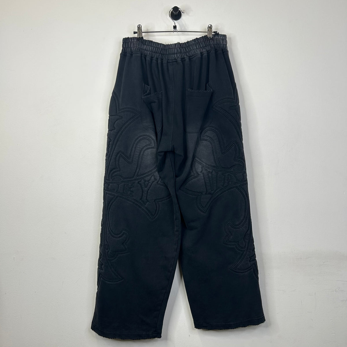 VALE FOREVER CARVER SWEATS BLACK