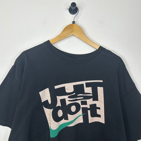 NIKE JUST DO IT CENTER LOGO TEE