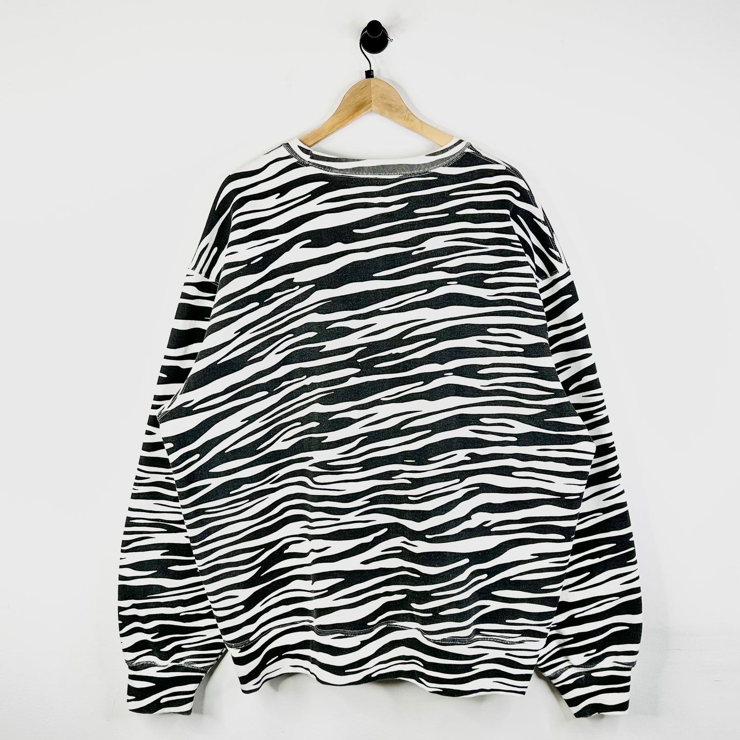 SUPREME BOX LOGO ZEBRA CREWNECK