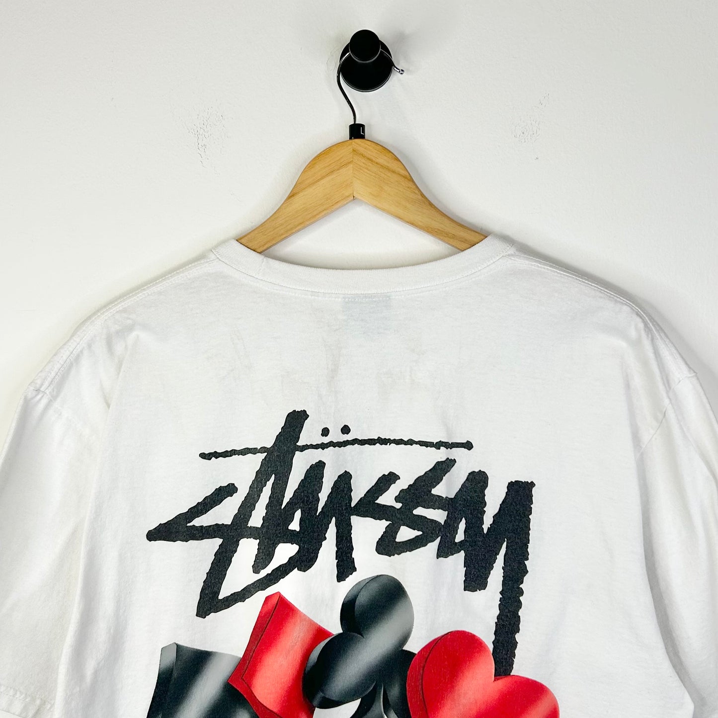 STUSSY SUITS WHITE TEE
