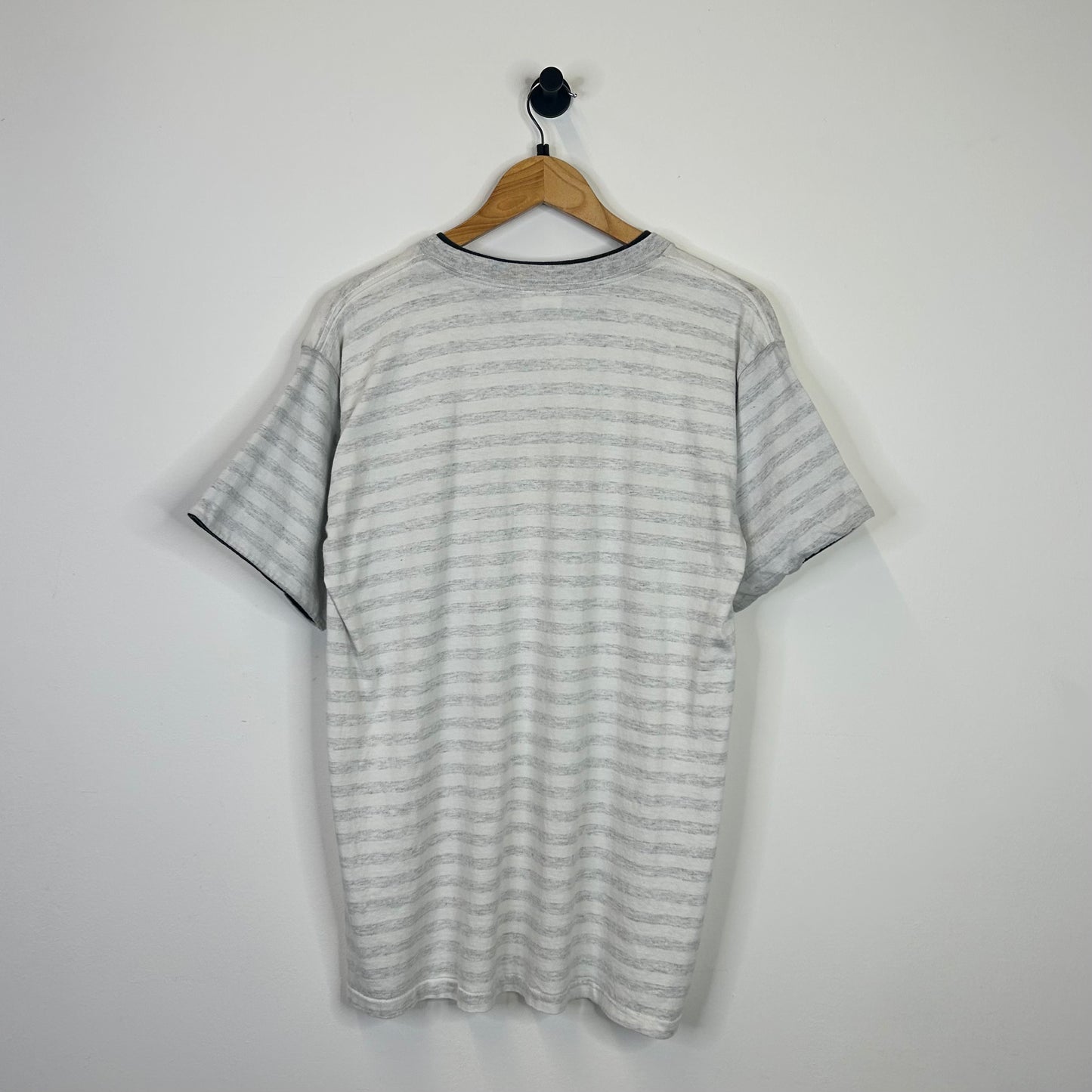 BUCKS DOUBLE LINED COLLAR STRIPED TEE