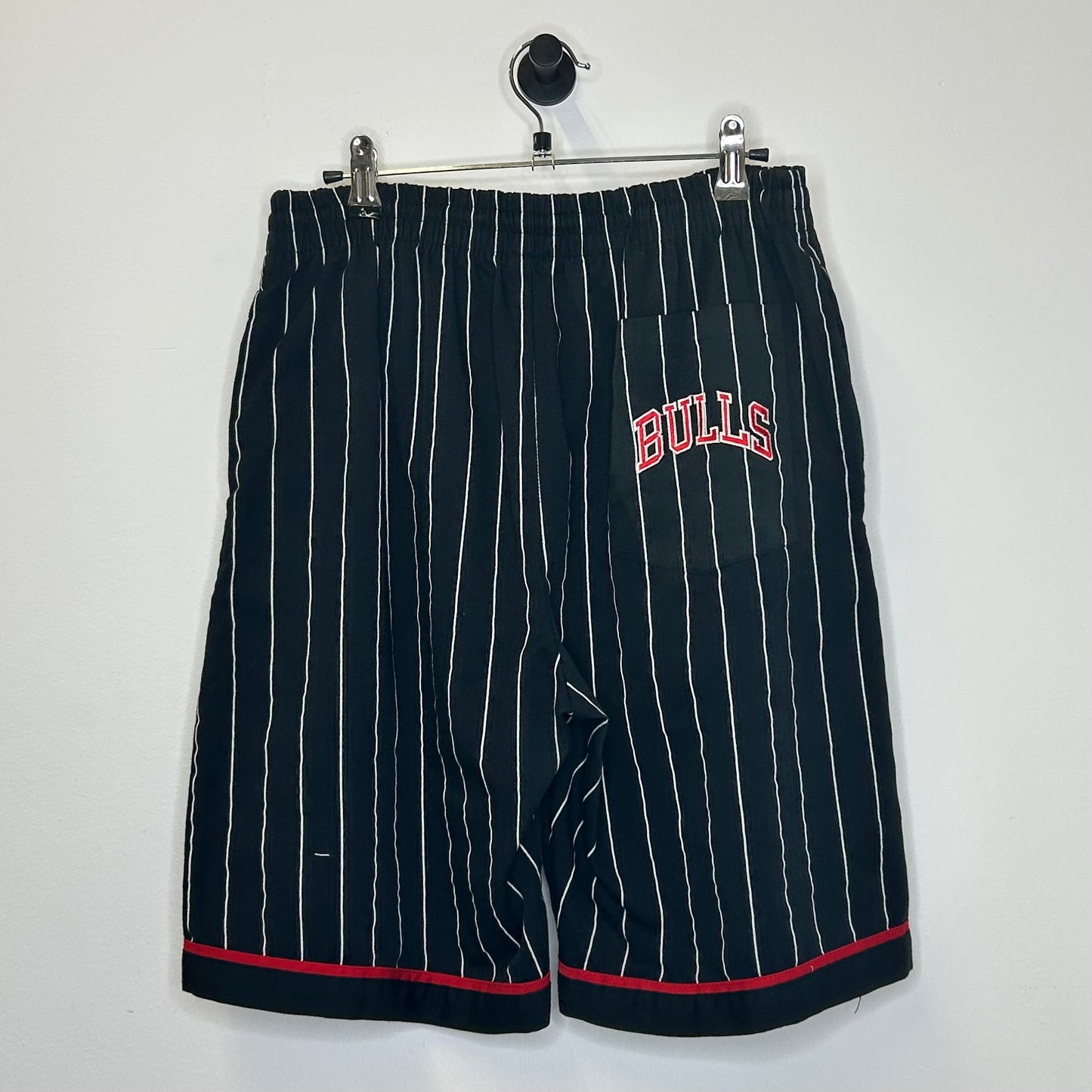 CHICAGO BULLS' STARTER VINTAGE LOGO SHORTS SZ M