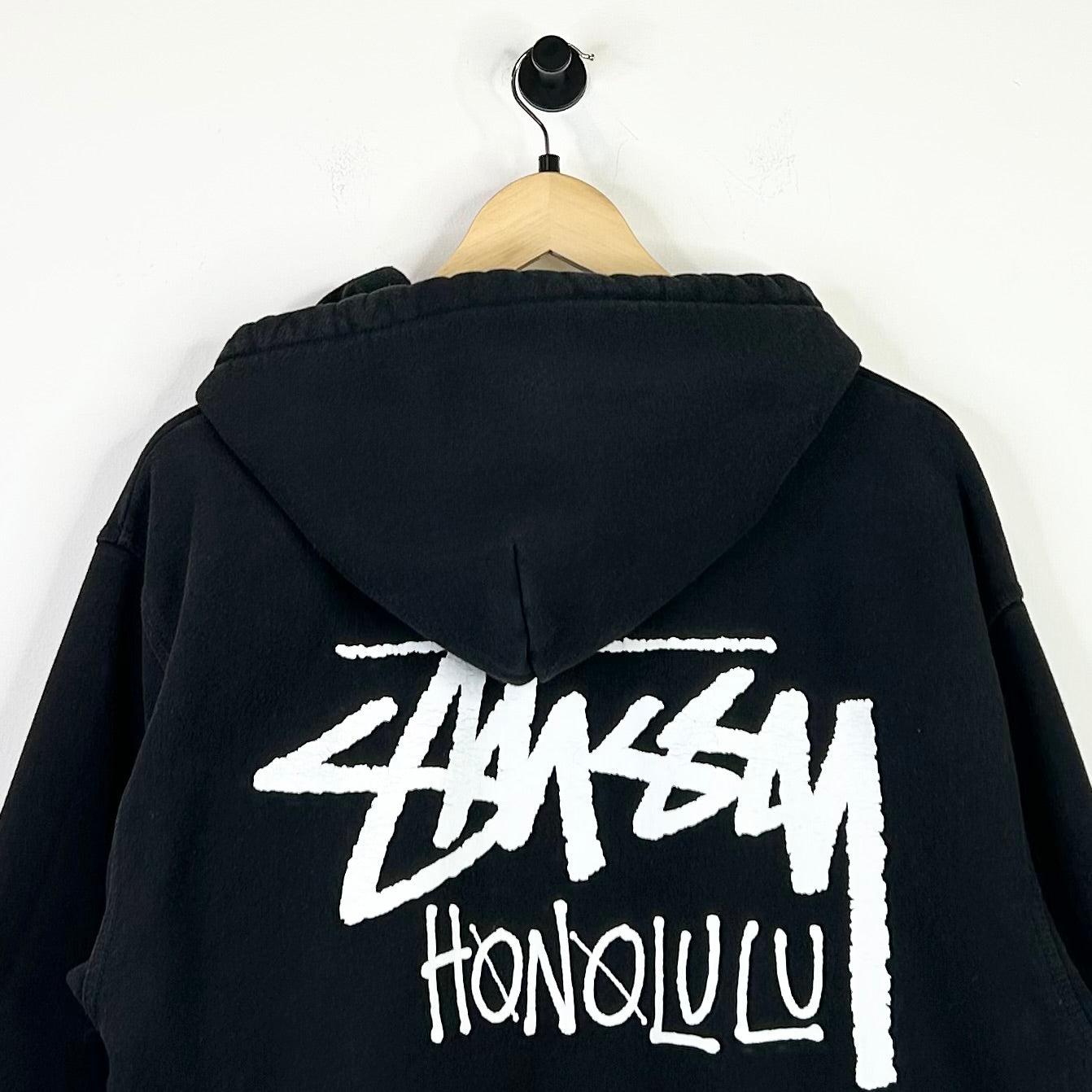 STUSSY HONOLULU CHAPTER HOODIE BLACK