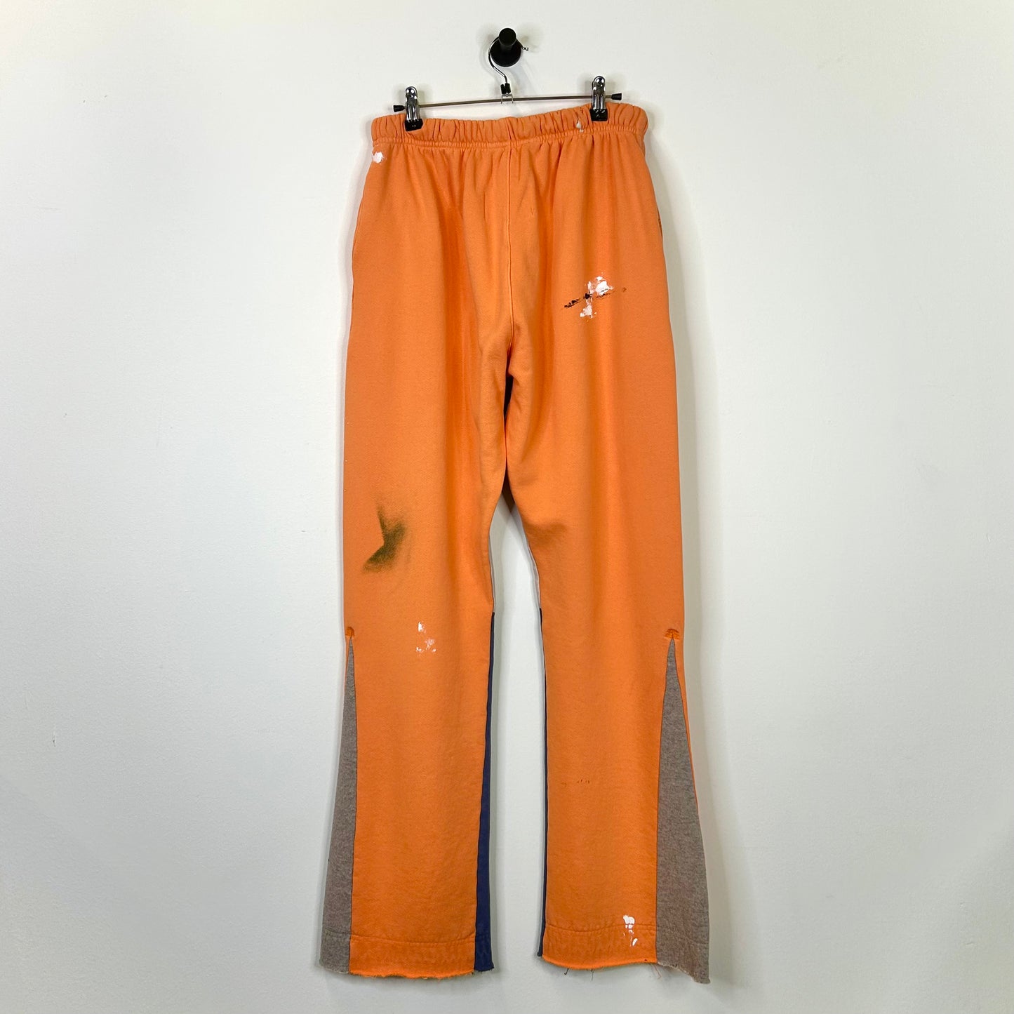 GALLERY DEPT. FLARED PAINT SPLATTER ORANGE SWEATPANTS