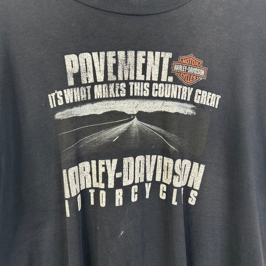 HARLEY DAVIDSON PAVEMENT MAKES THIS COUNTRY GREAT DISTRESSED TEE