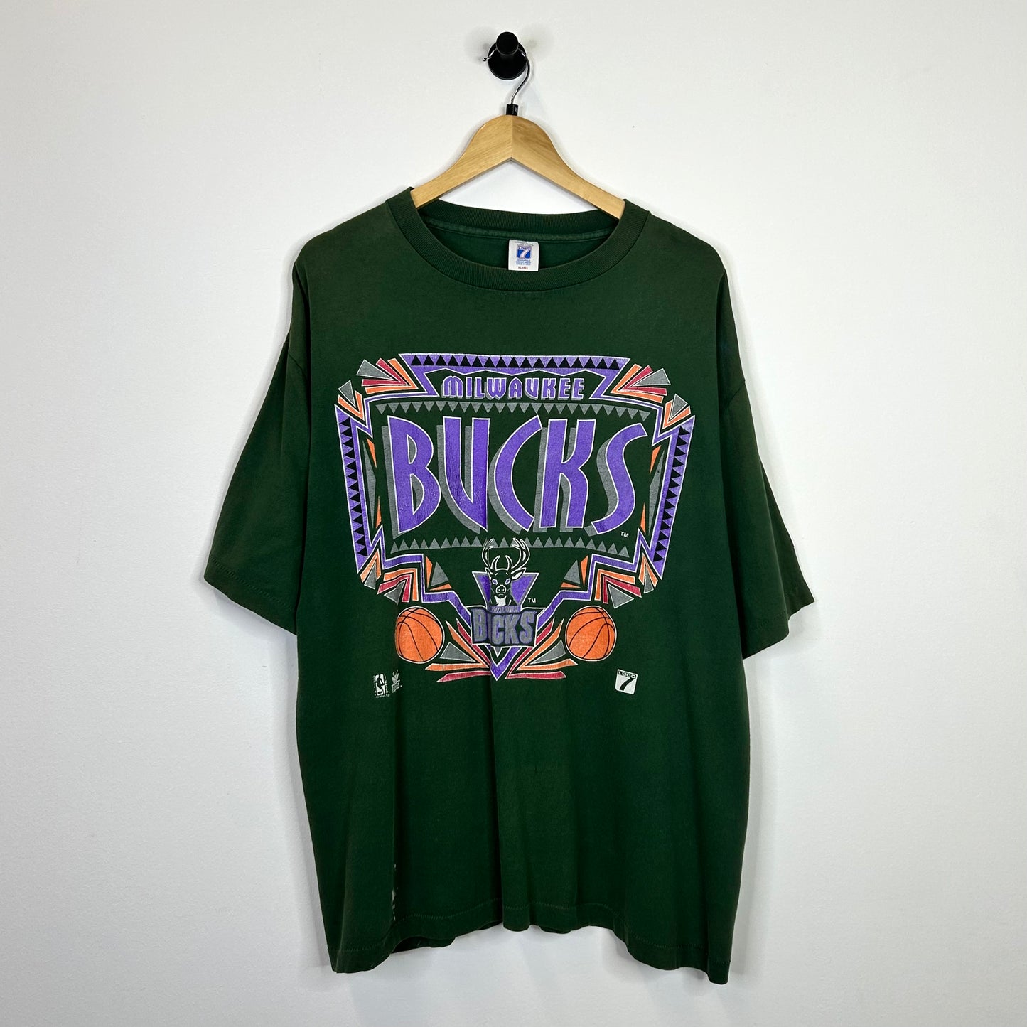 MILWAUKEE BUCKS PURPLE LOGO TEE
