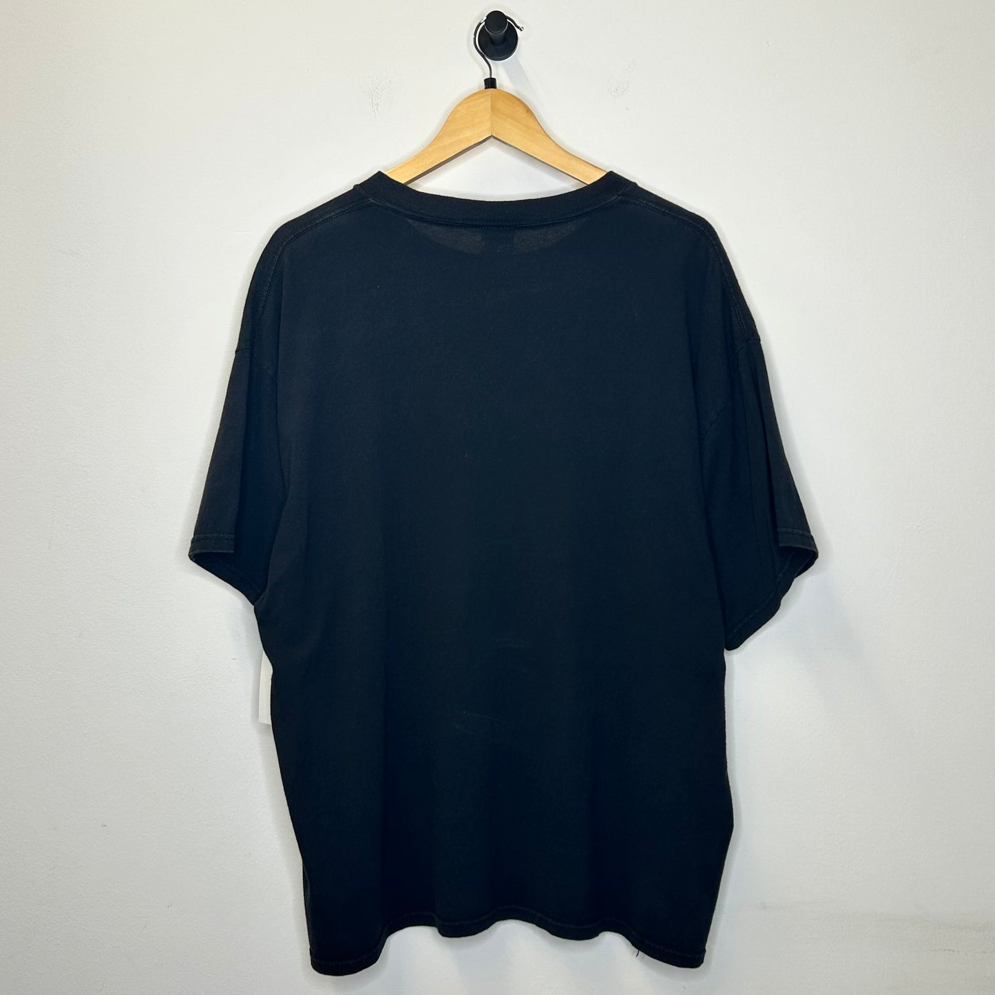 GREEN SKULL GRAPHIC BLACK TEE