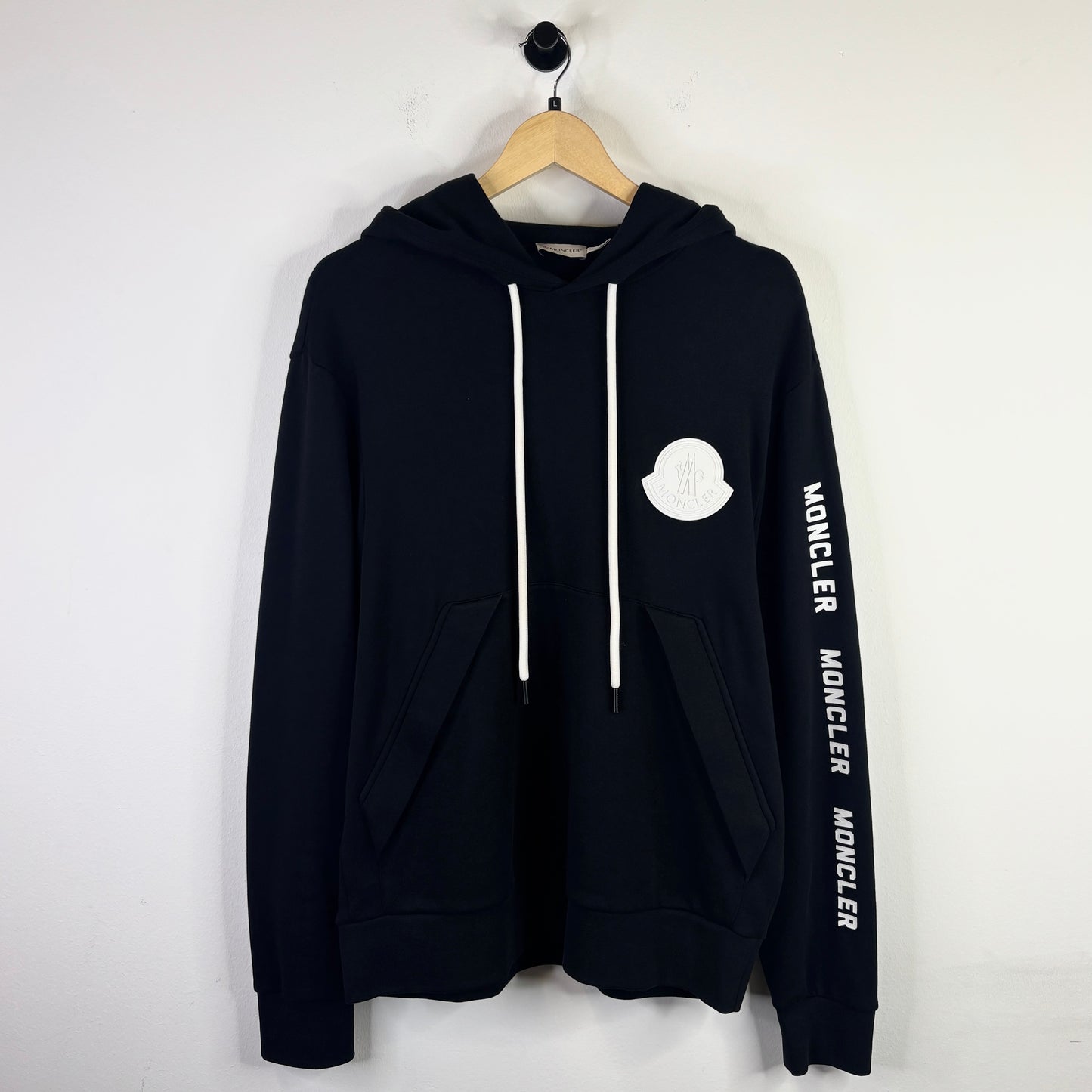 MONCLER WHITE LOGO SCRIPT SLEEVE BLACK HOODIE