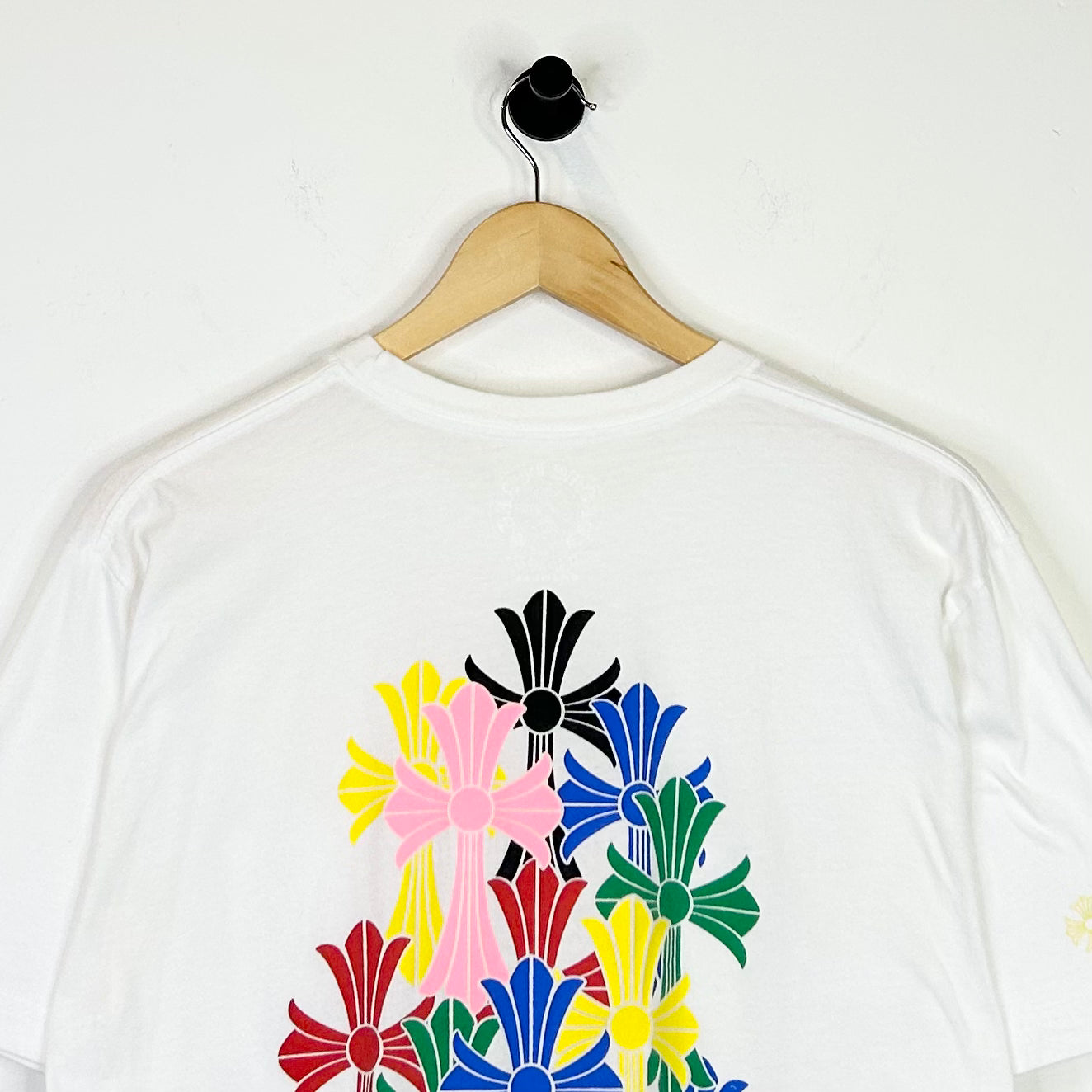 CHROME HEARTS WHITE RAINBOW CEMETARY TEE