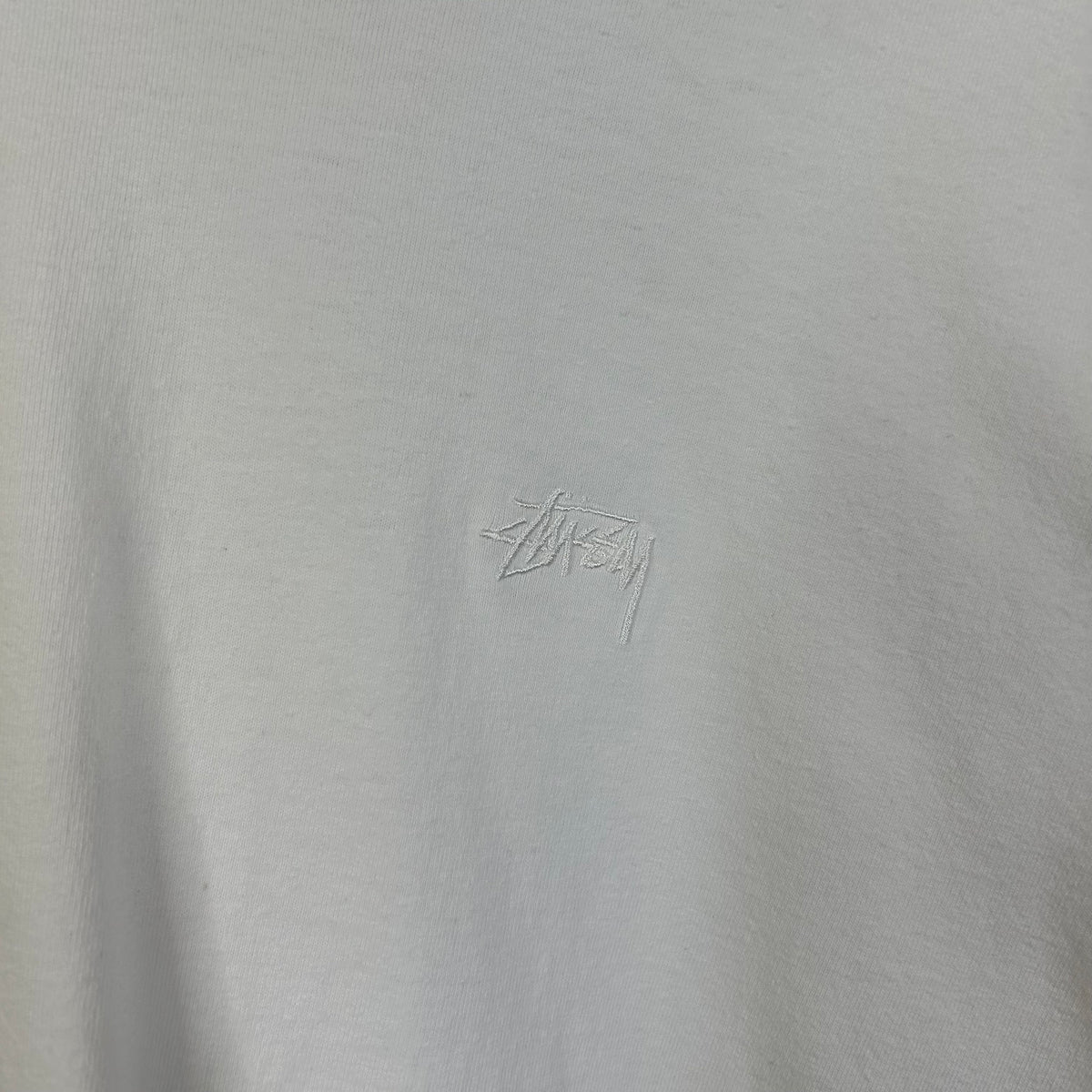 STUSSY LOGO SS TEE WHITE