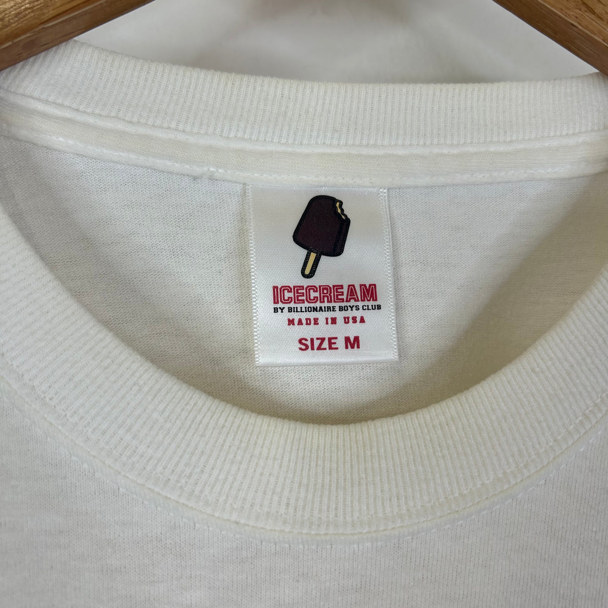 ICE CREAM RED RUNNING DOG TEE WHITE