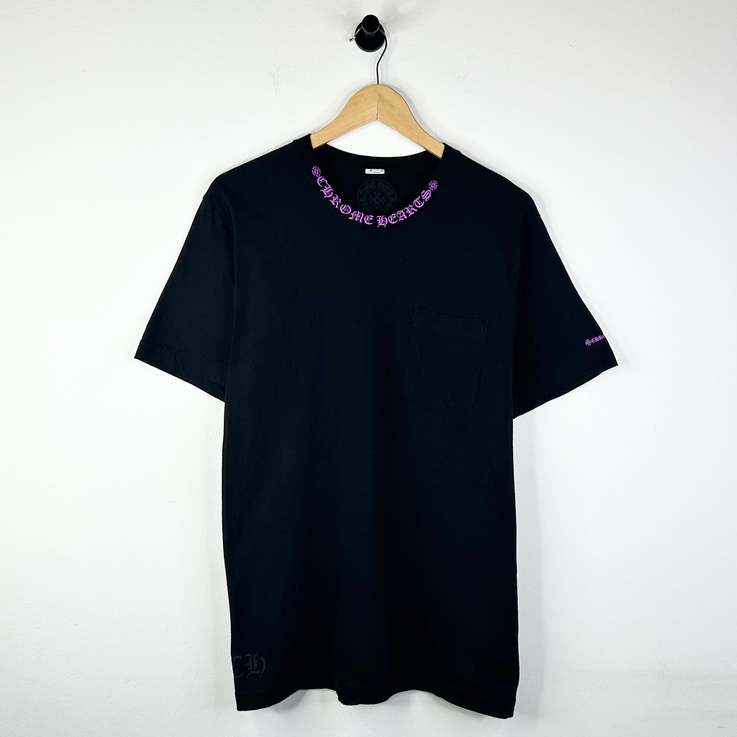 CHROME HEARTS PURPLE NECK LOGO TEE