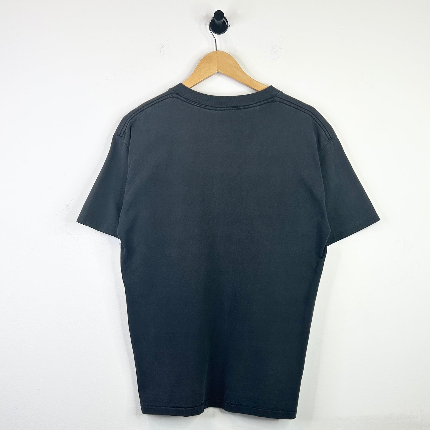 OUT OF BODY BLACK TEE