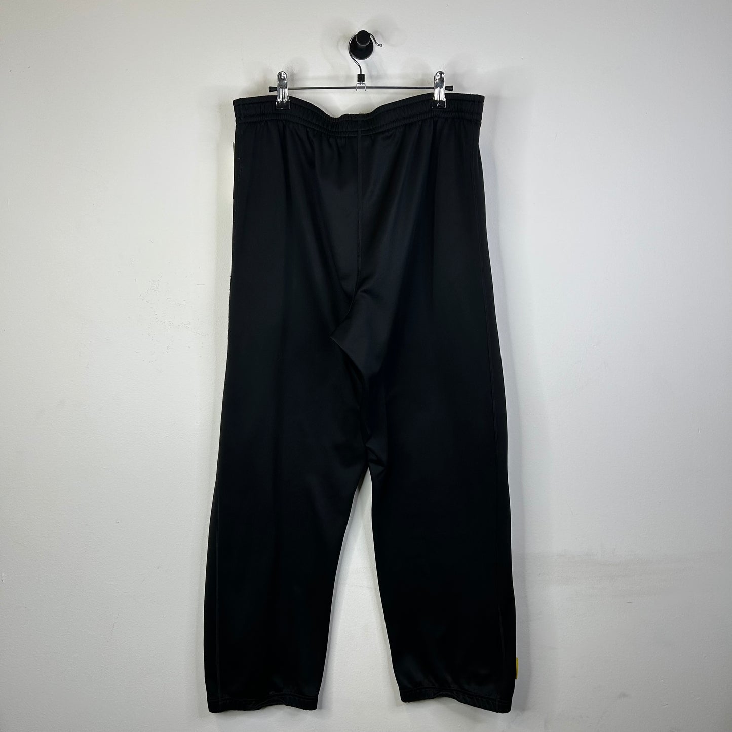 NIKE BLACK TRACK PANTS YELLOW LOGO