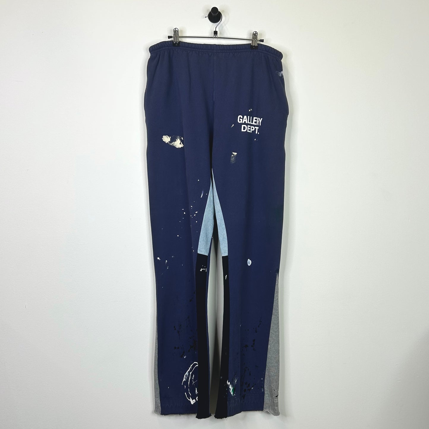 GALLERY DEPT. FLARED PAINT SPLATTER NAVY SWEATPANTS