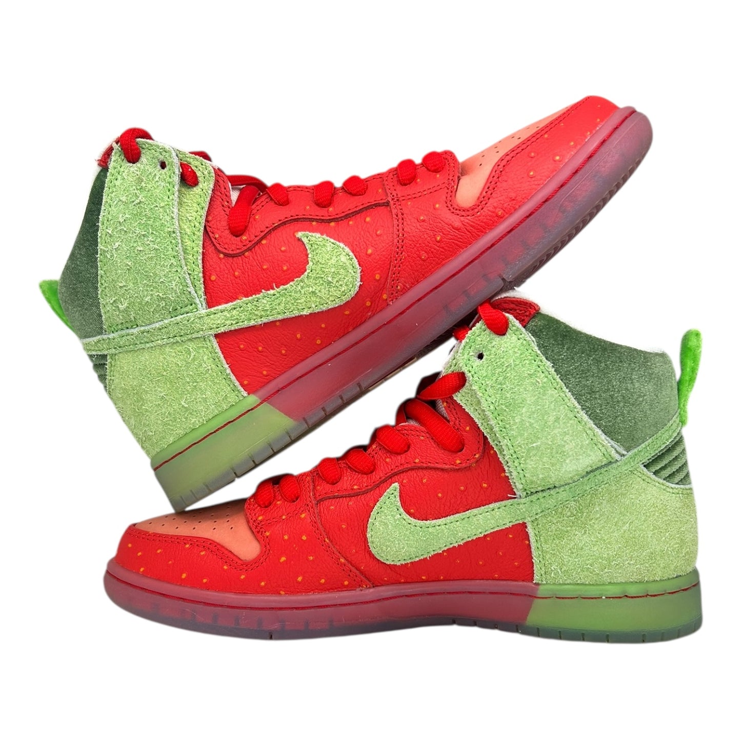 PREOWNED NIKE SB DUNK HIGH STRAWBERRY COUGH