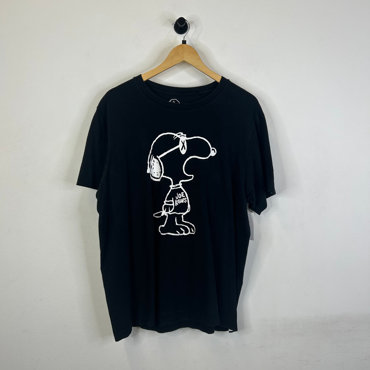 KAWS x PEANUTS SNOOPY T-SHIRT BLACK