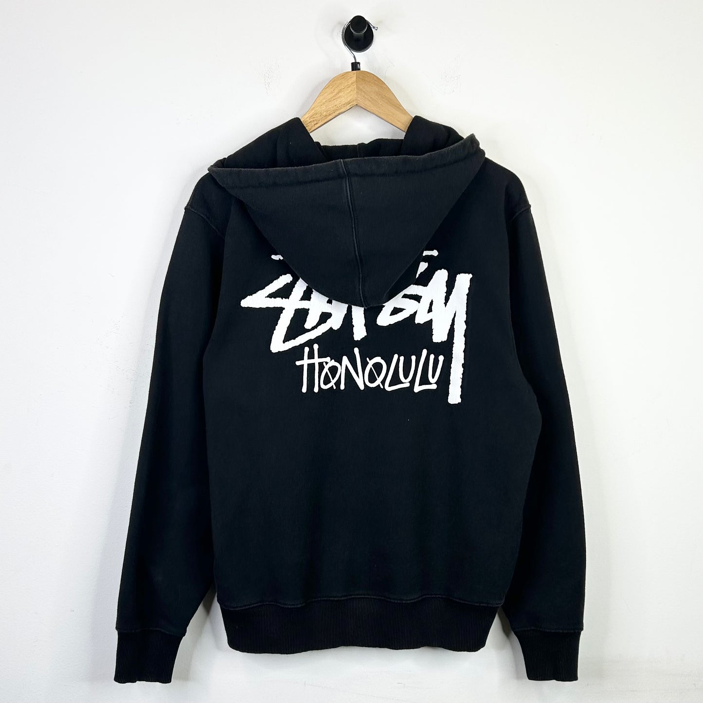 STUSSY HONOLULU CHAPTER ZIP-UP BLACK