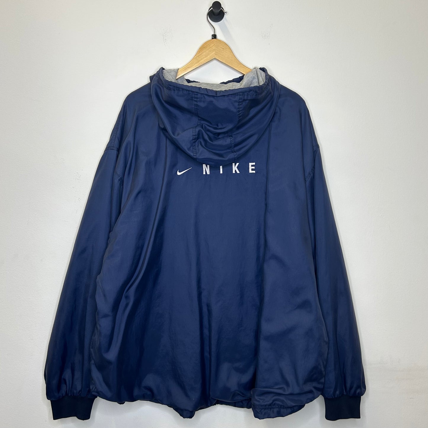 NAVY BLUE NIKE WINDBREAKER BACK LOGO JACKET