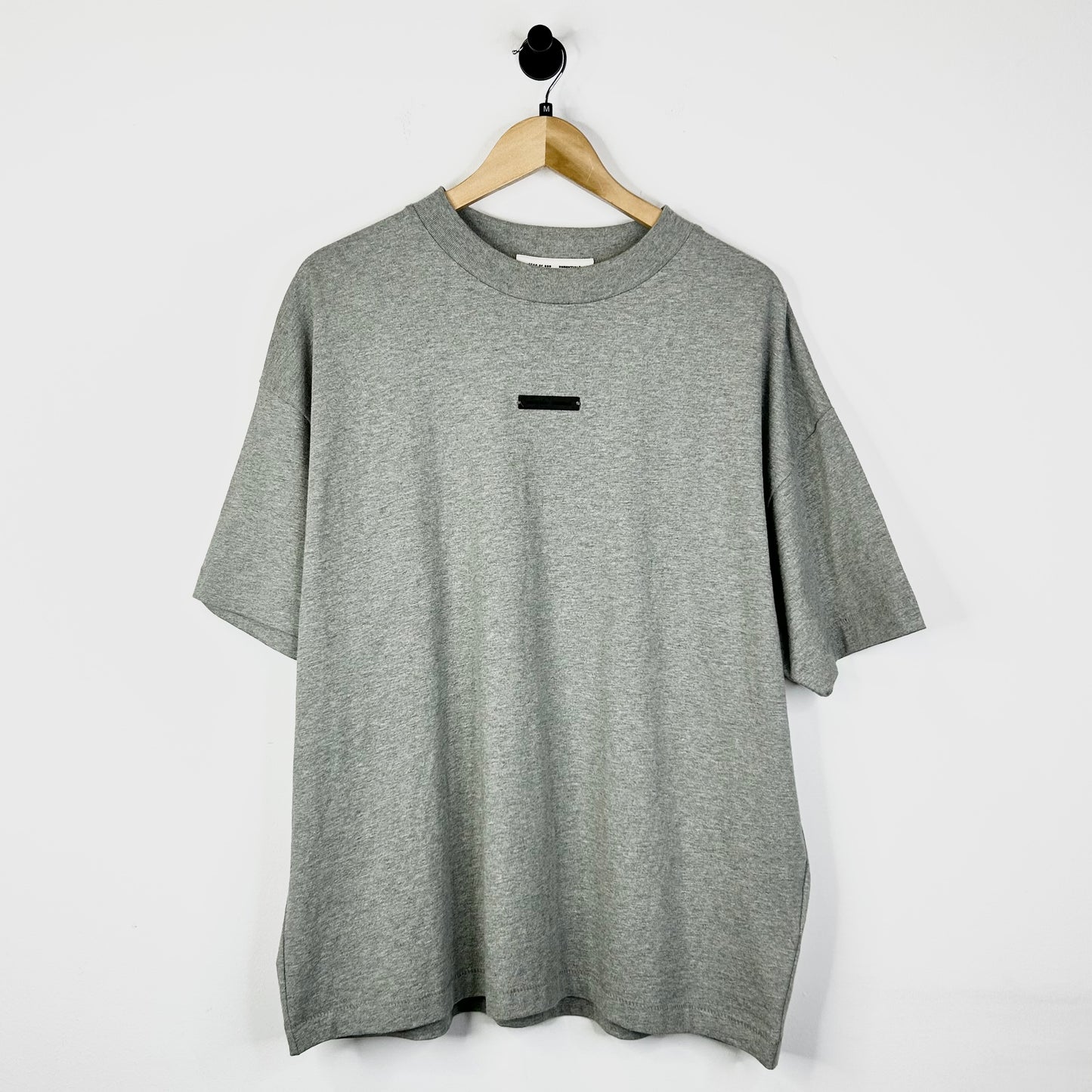 ESSENTIALS FEAR OF GOD GREY/GOLD LOGO TEE