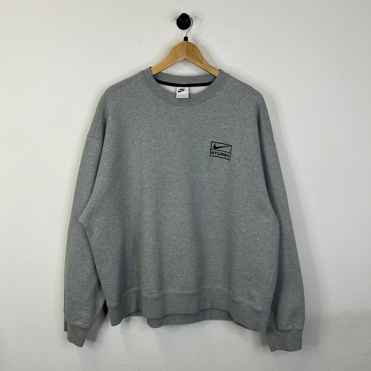 STUSSY x NIKE CREWNECK GREY