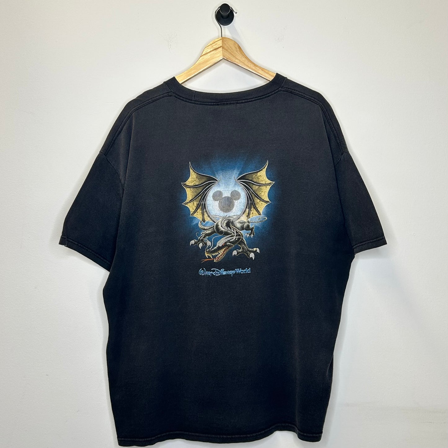 WALT DISNEY WORLD DRAGON GRAFIC TEE