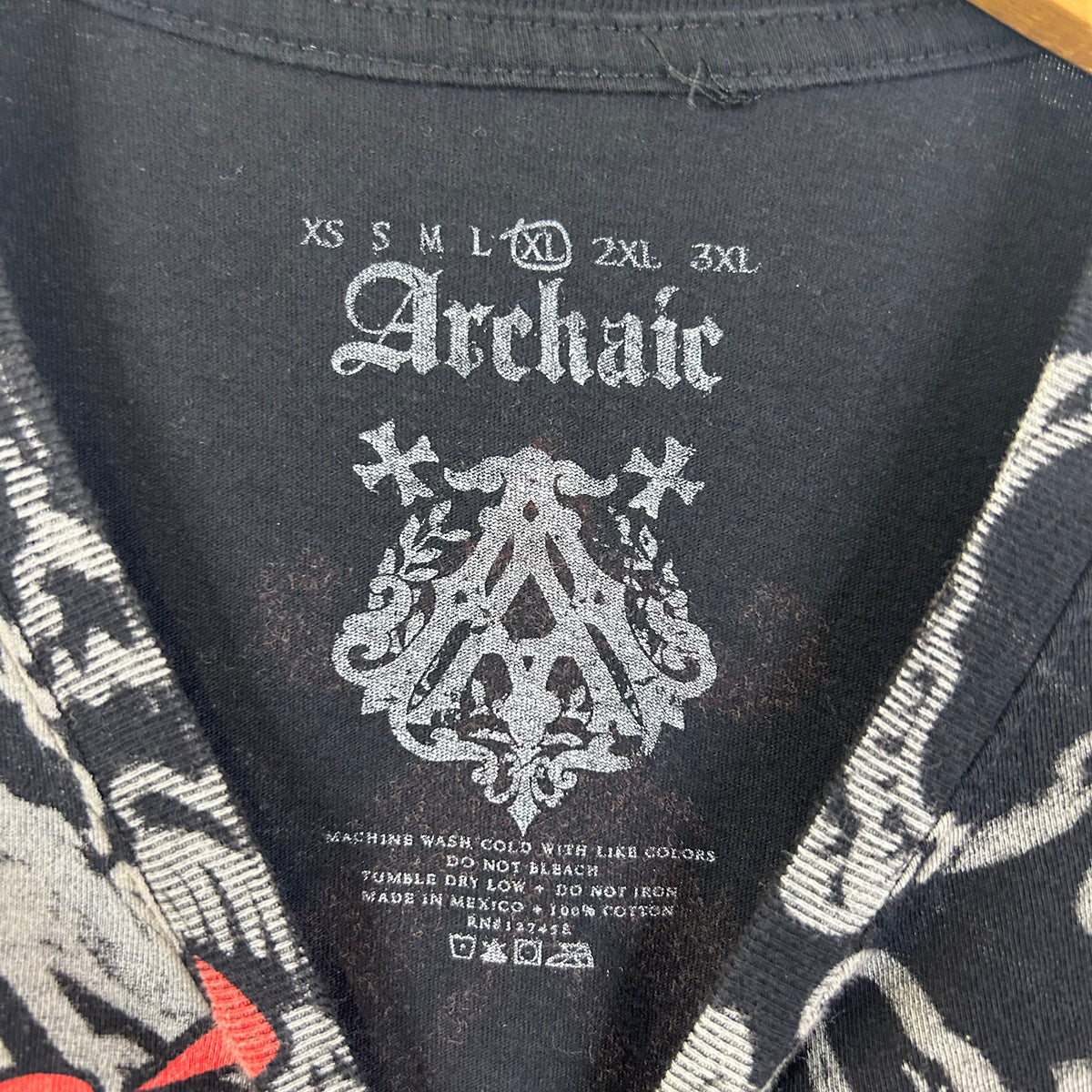 BLACK RED ARCHAIC TEE
