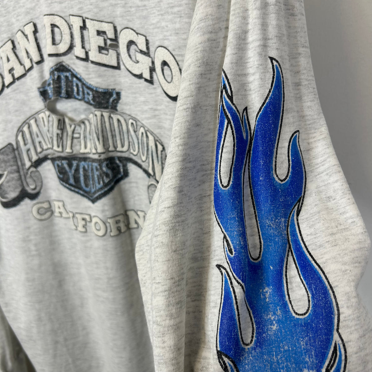 HARLEY DAVIDSON VINTAGE DISTRESSED BLUE FLAME GRAY LONG SLEEVE