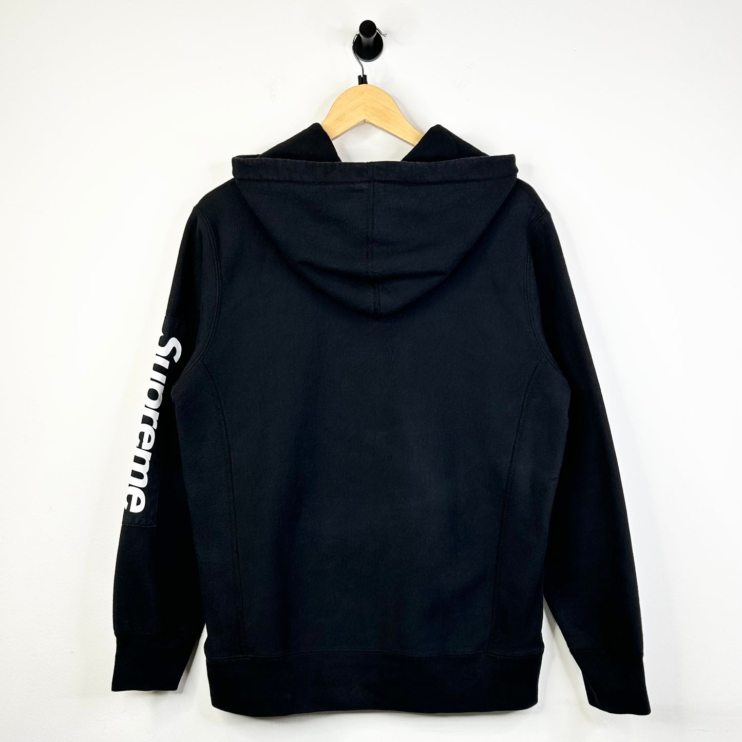 SUPREME HOODIE LOGO SLEEVE BLACK