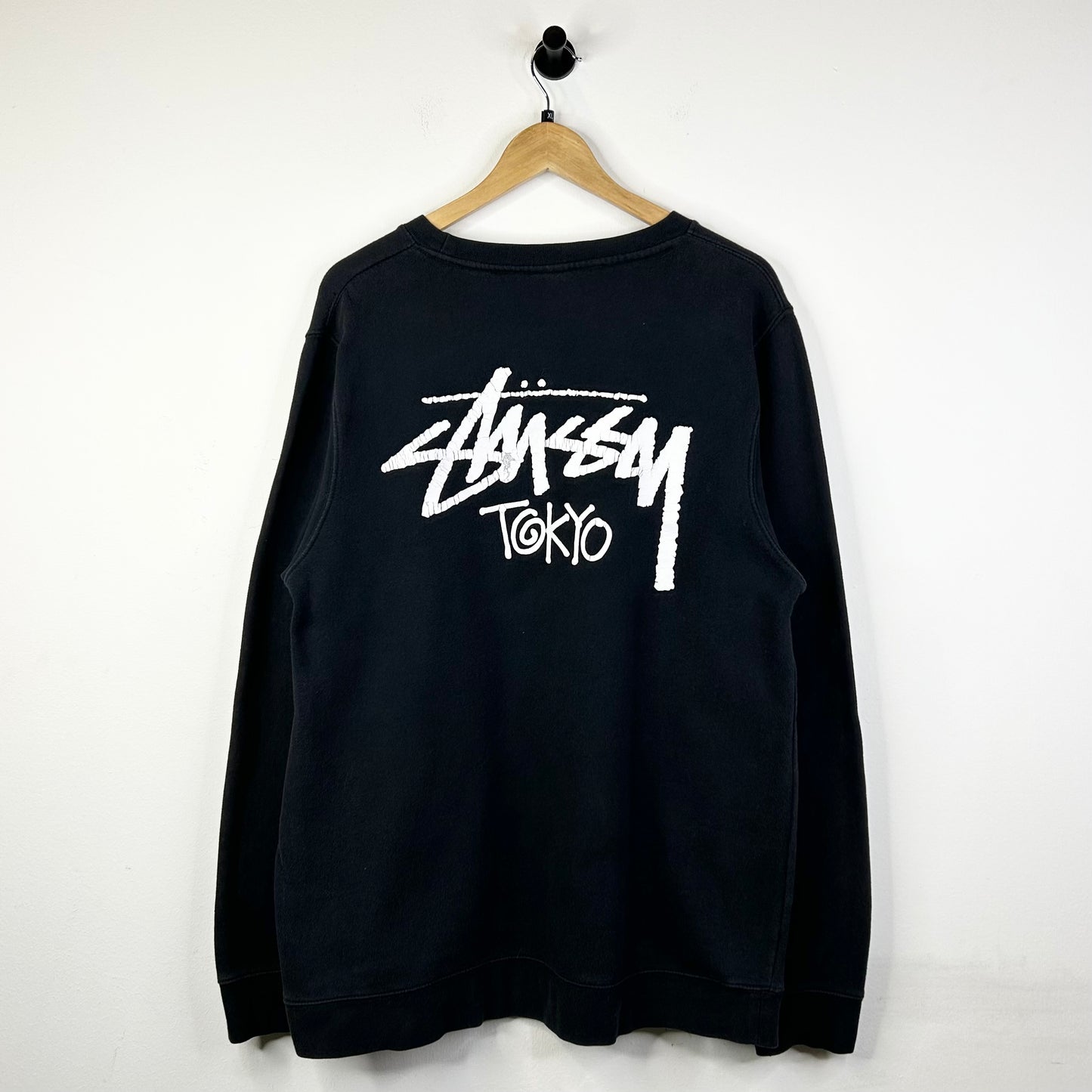 STUSSY TOKYO CRACKED BLACK CREWNECK