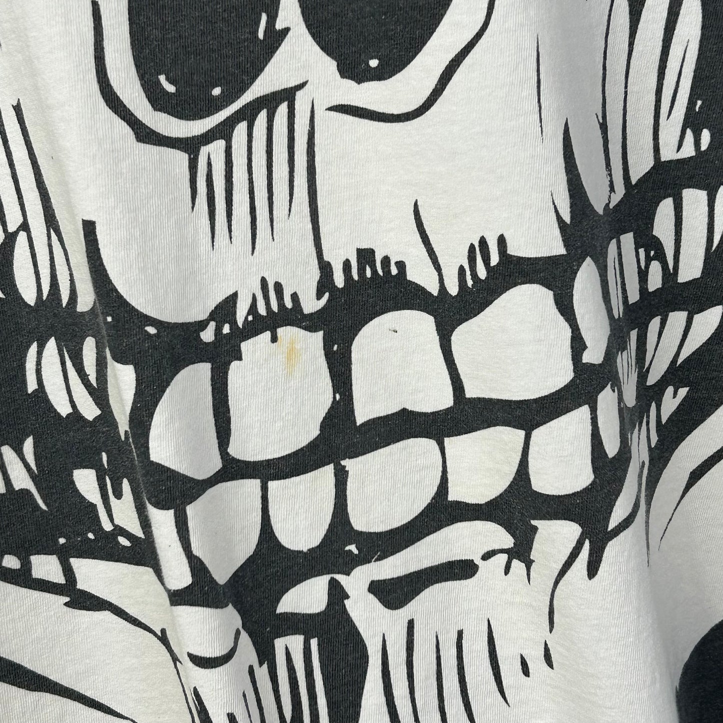 LARGE SKULL FACE TEE