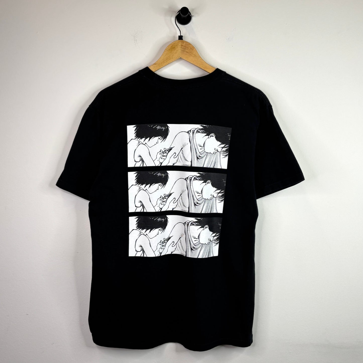 SUPREME ARIKA BLACK TEE