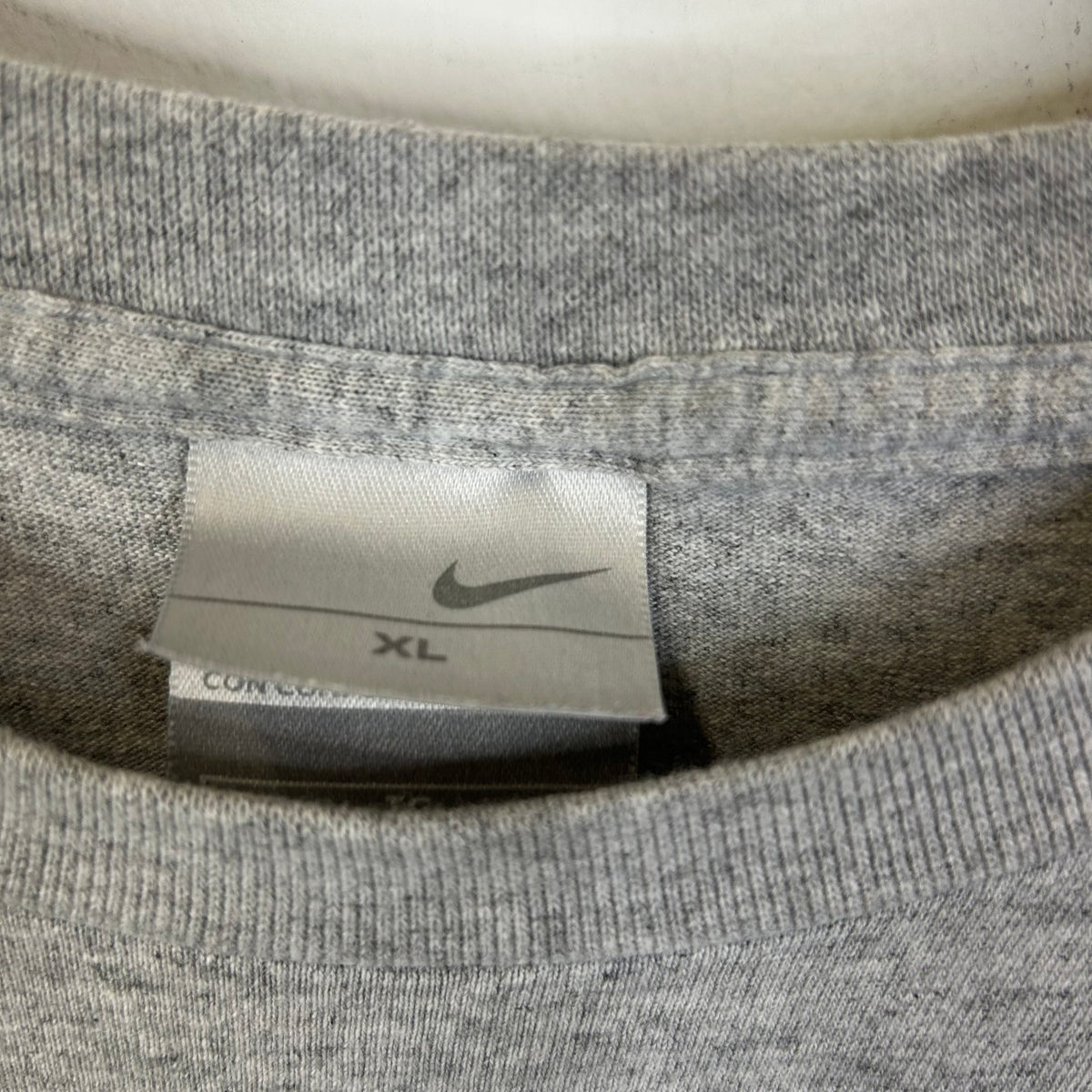 GREY NIKE SPORT T SHIRT SIZE XL