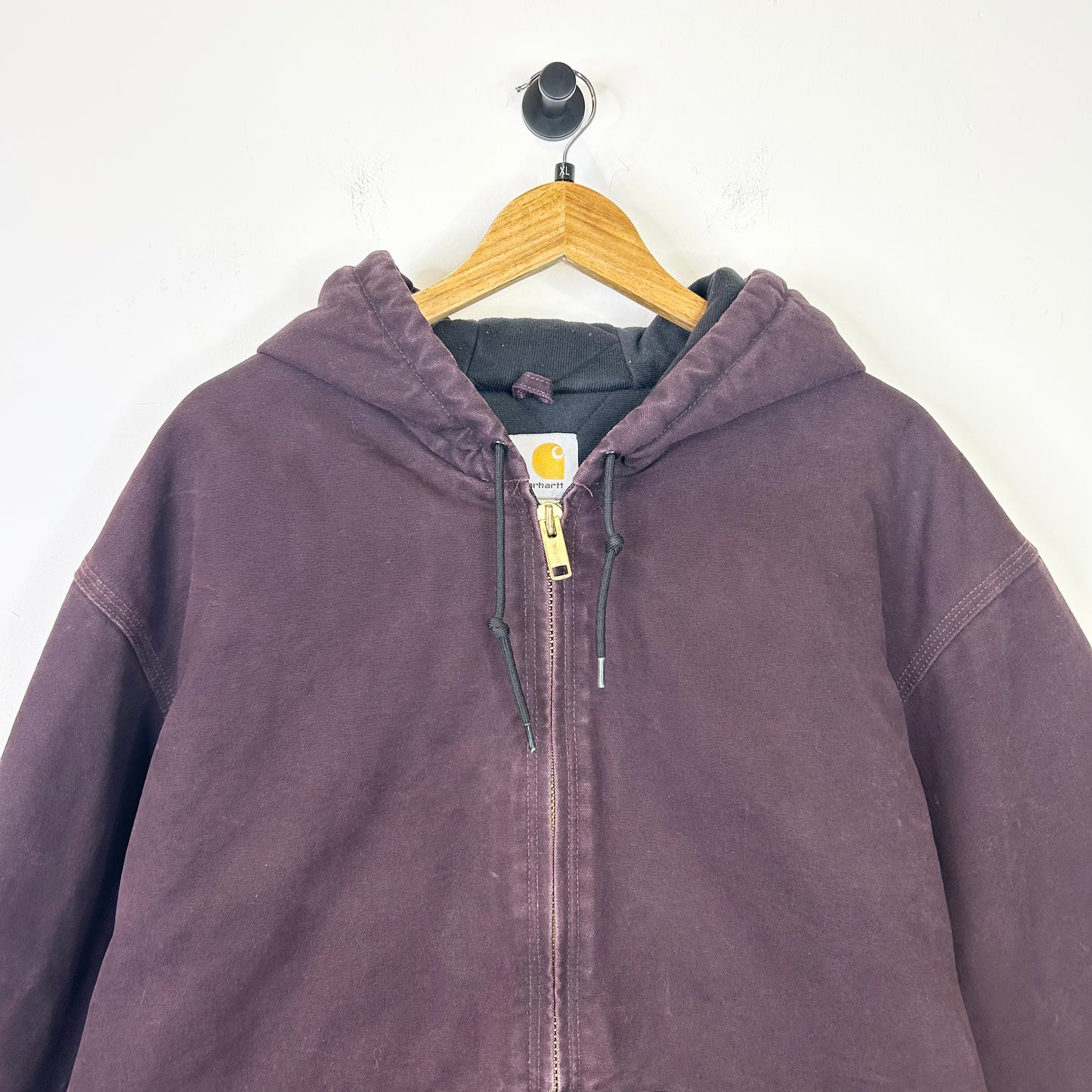 BURGUNDY RED J130 HOODED CARHARTT JACKET