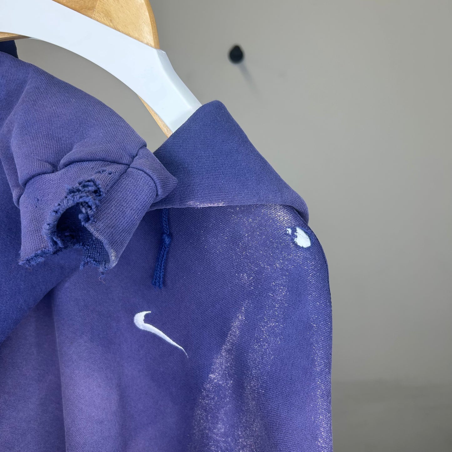 NIKE VINTAGE DISTRESSED BLUE HOODIE