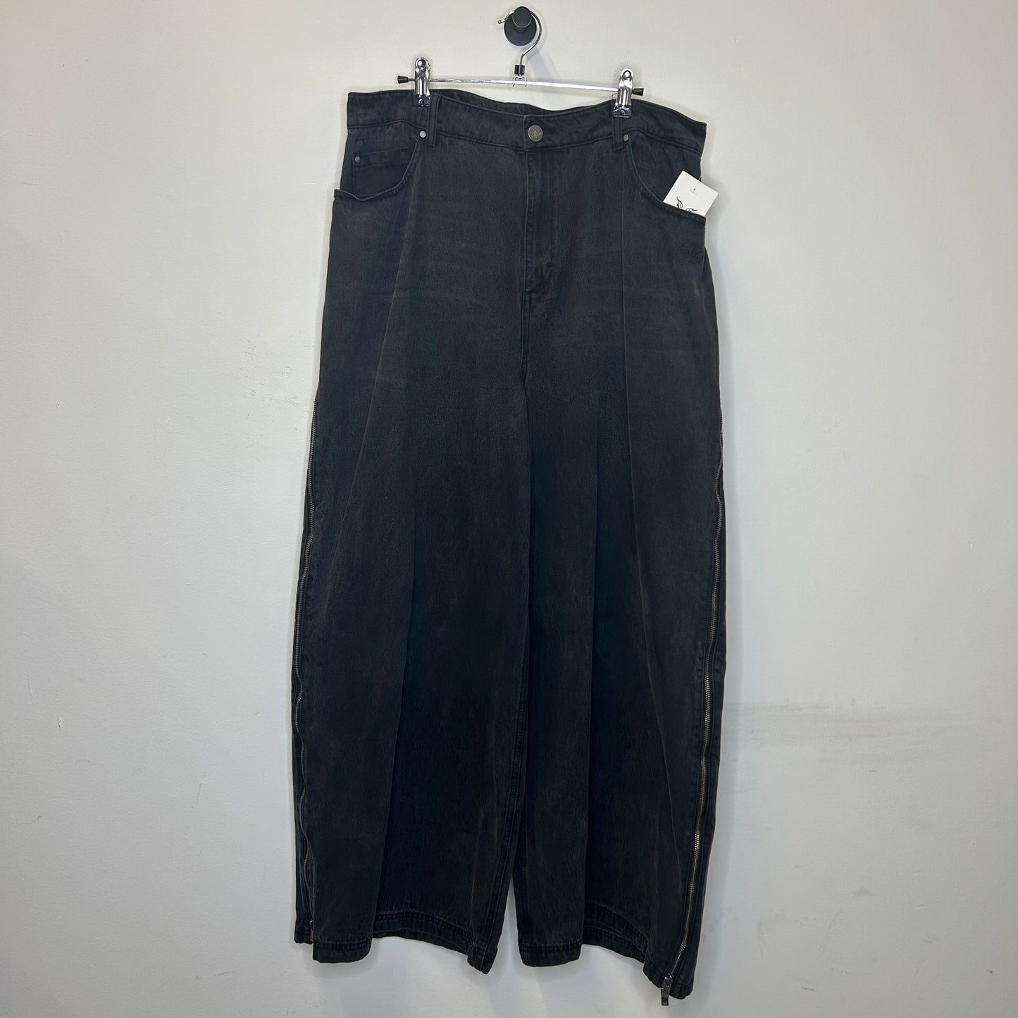 ADIDAS ZIP FLARE BLACK BAGGY DENIM