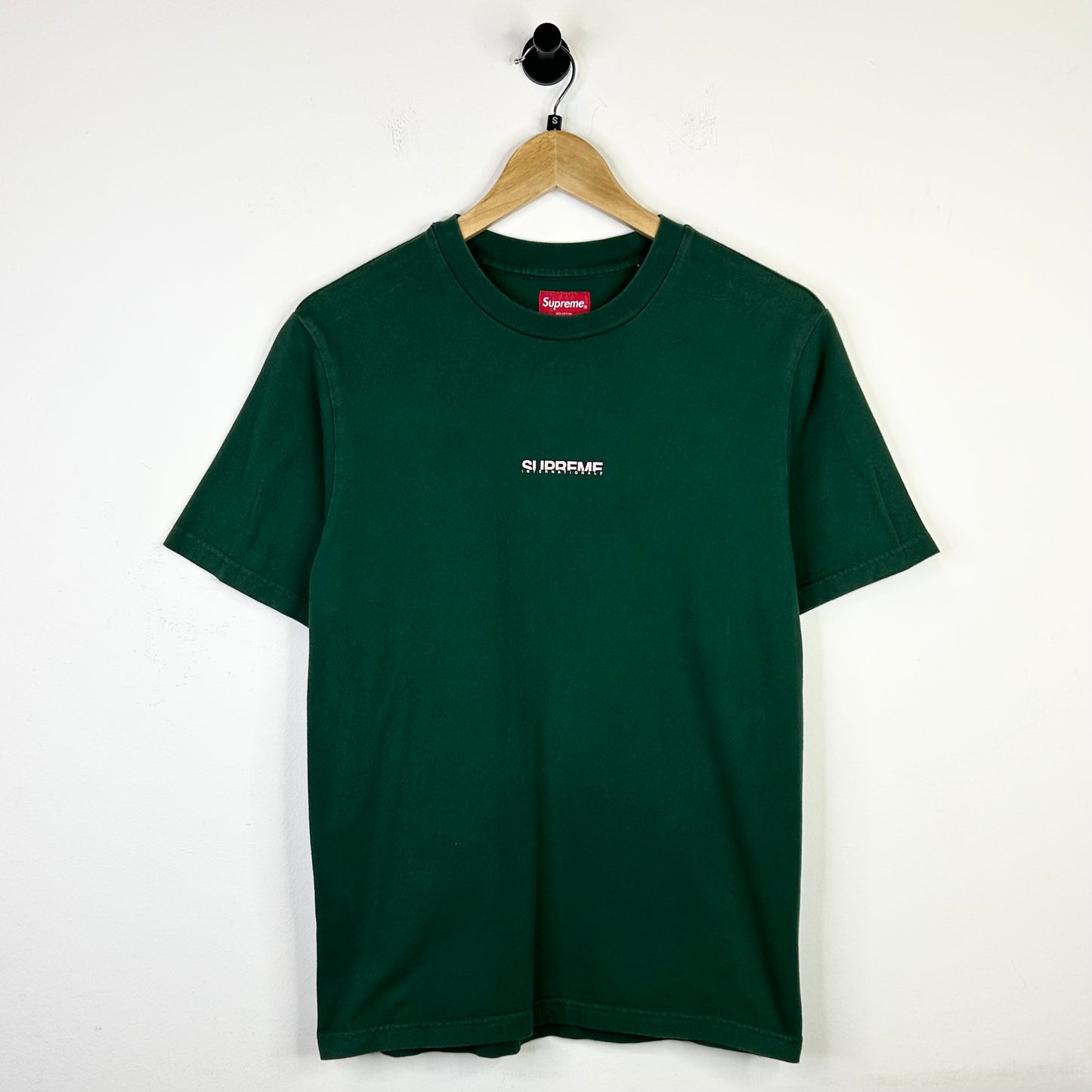 SUPREME INTERNATIONAL GREEN/PINK TEE
