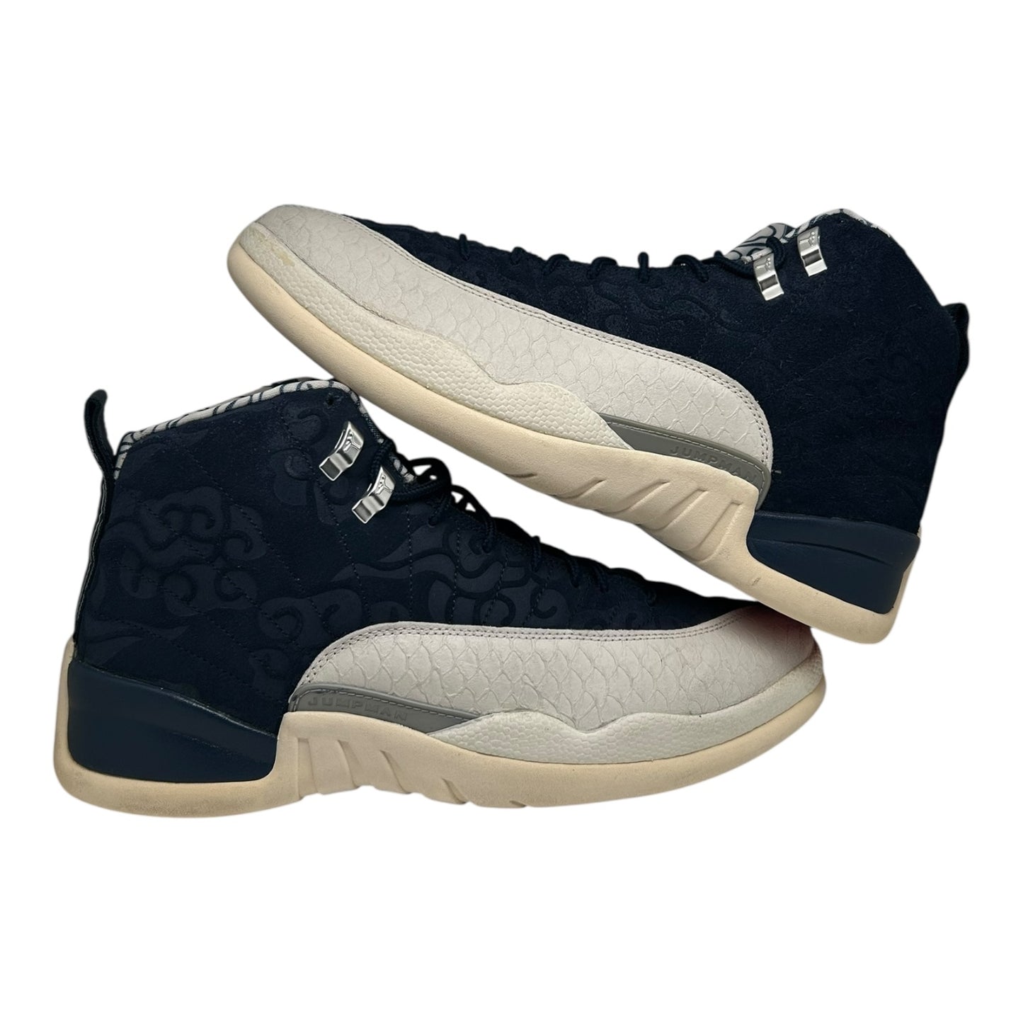 PREOWNED JORDAN 12 INTERNATIONAL FLIGHT