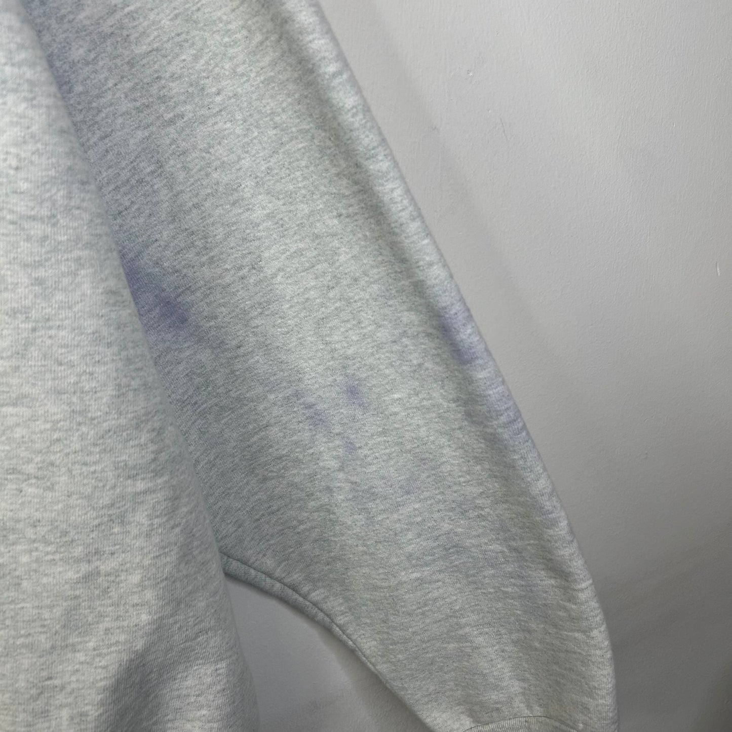 RED DOG HEATHER GREY CREWNECK