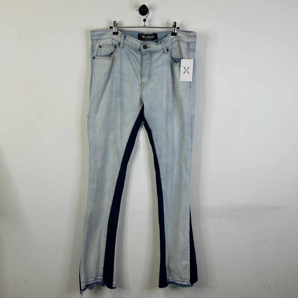 VALABASAS LIGHT DENIM FLARE