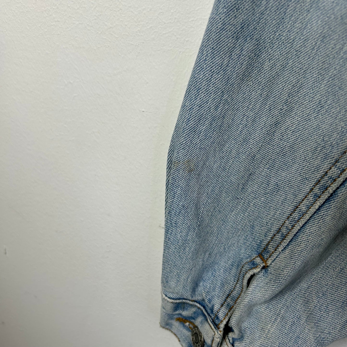 GUESS USA BUTTON UP DENIM JACKET