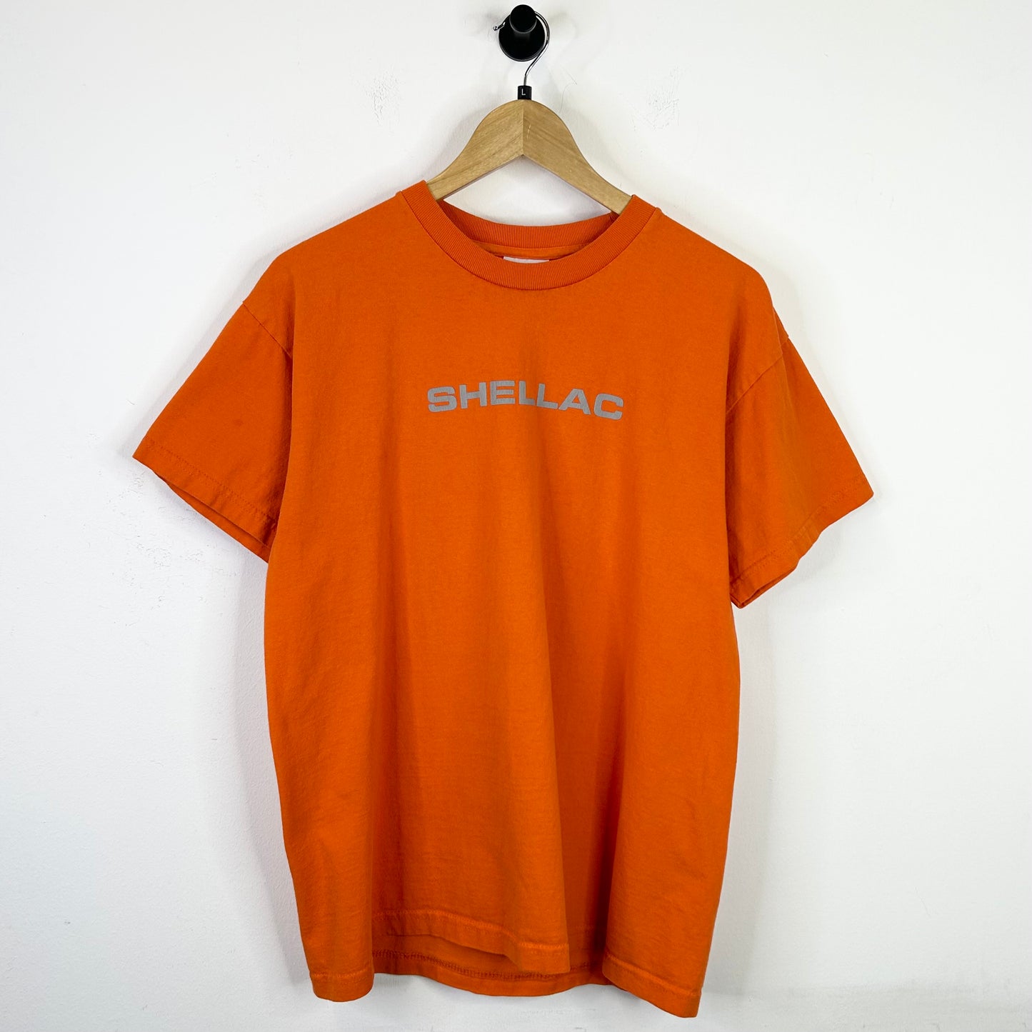 SHELLAC ORANGE LOGO TEE