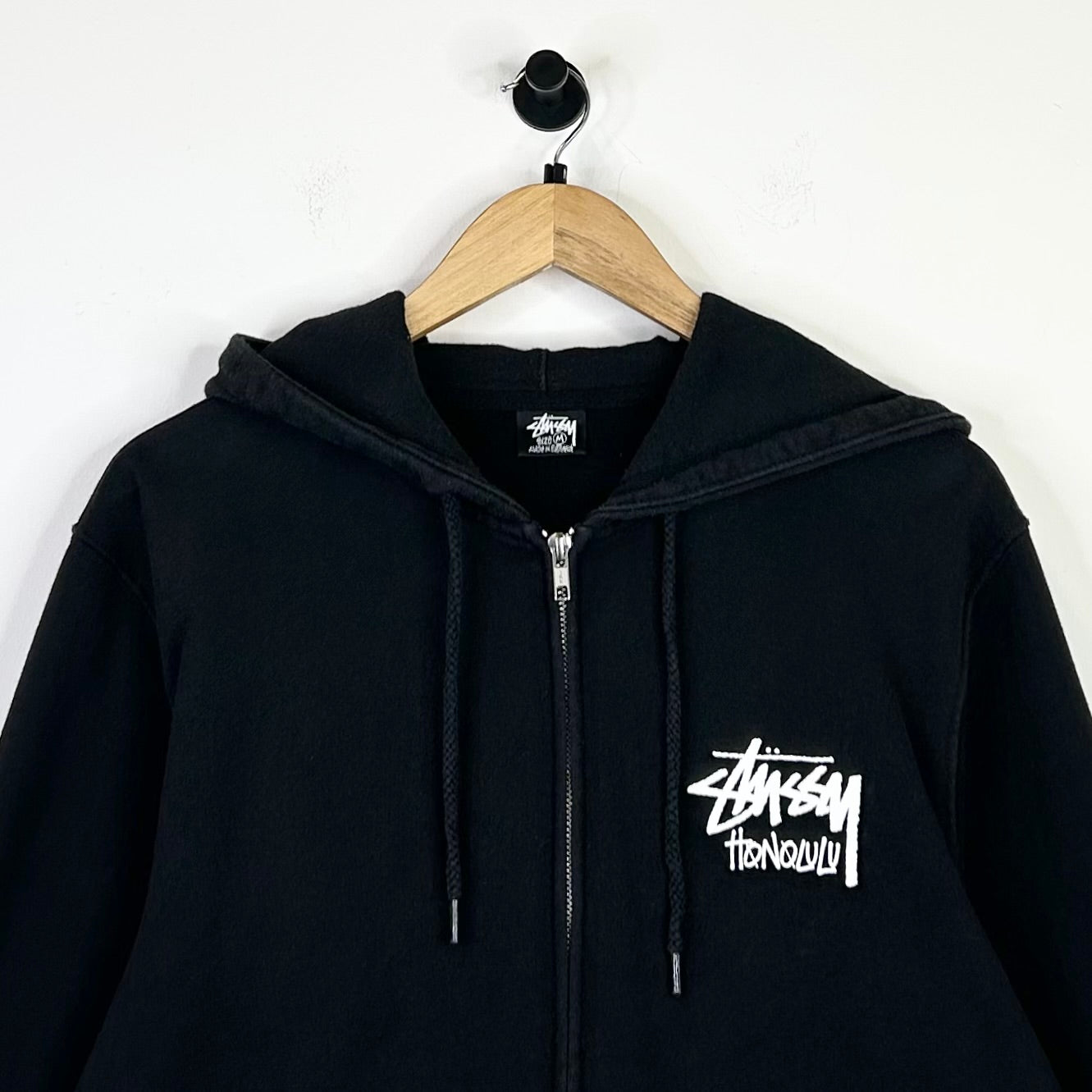 STUSSY HONOLULU CHAPTER ZIP-UP BLACK
