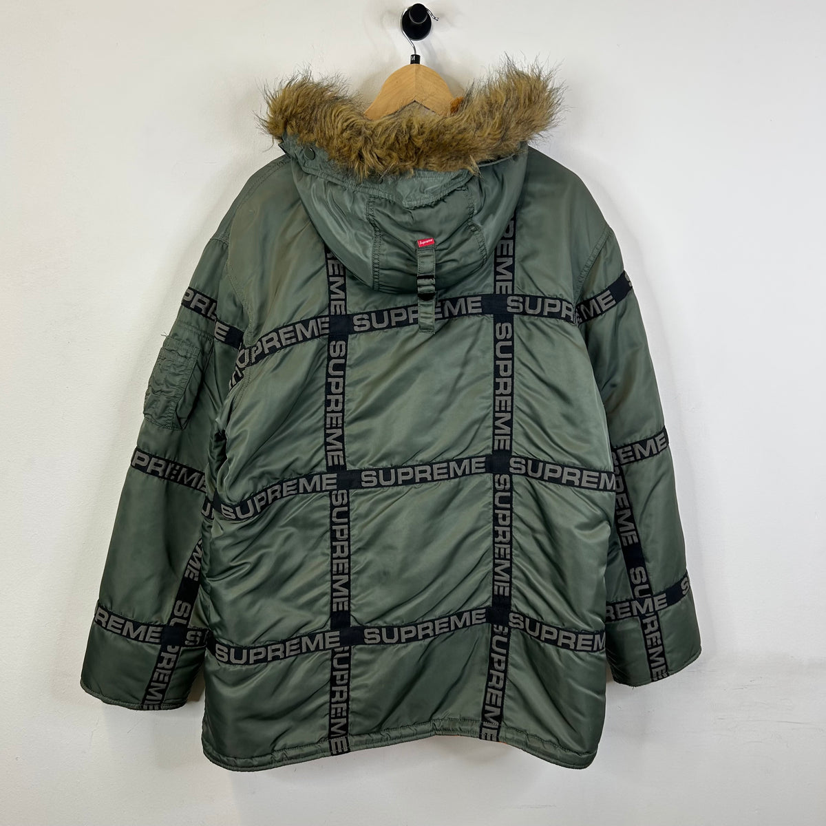 SUPREME LOGO TAPE N-3B PARKA