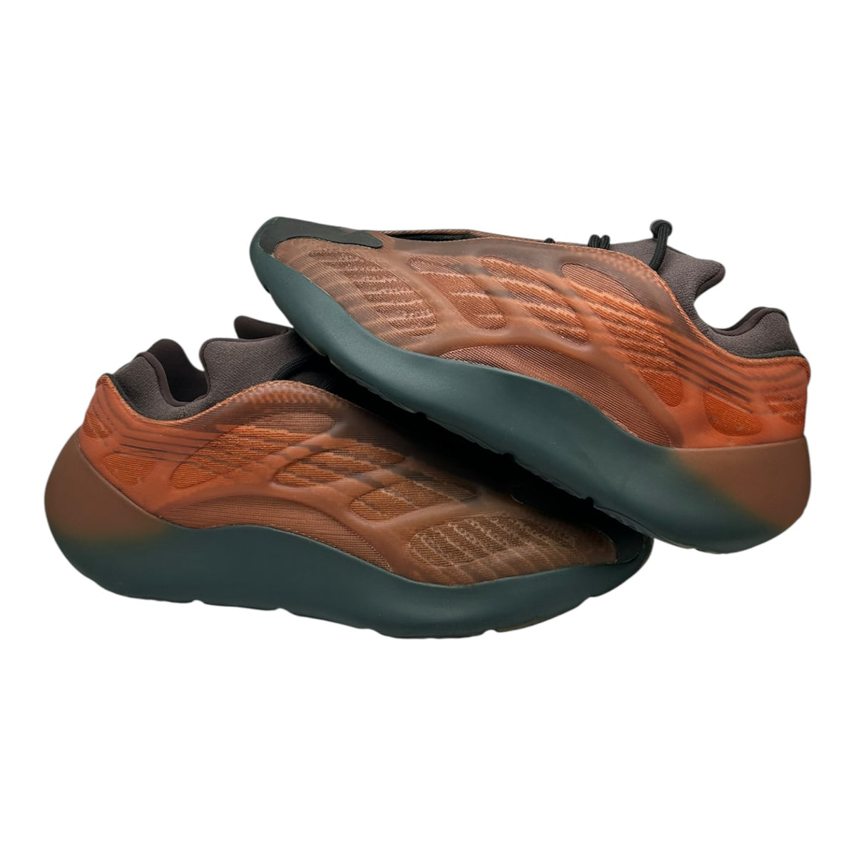 PREOWNED YEEZY 700 COPPER FADE