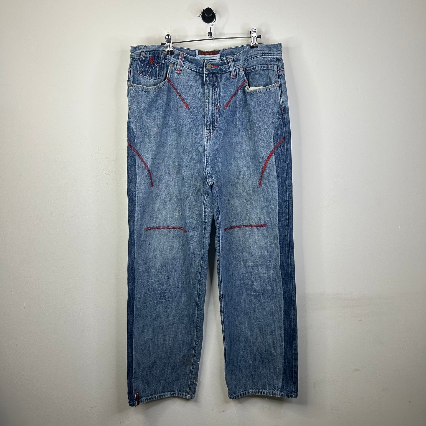 ROCAWEAR RED STITCH JEANS