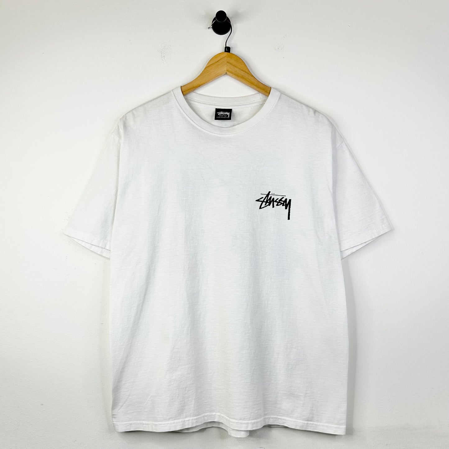 STUSSY SUITS WHITE TEE